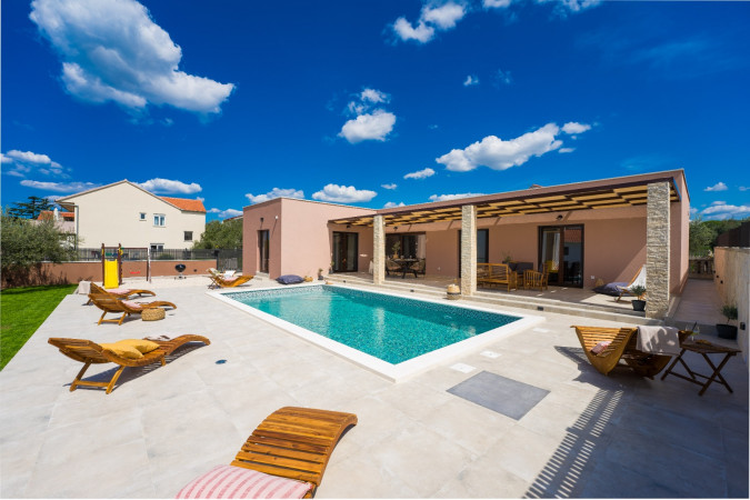 Perfect location for your family, Villa Skyfall with heated pool, Bibinje, Dalmatia, Croatia Bibinje Zadar